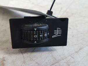 Gebruikte Schakelaar Stoelverwarming Lancia Phedra Prijs op aanvraag aangeboden door Autodemontagebedrijf Smit