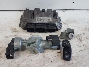 Gebruikte Contactslot + computer Mazda 3 Sport (BK) Prijs op aanvraag aangeboden door Autodemontagebedrijf Smit