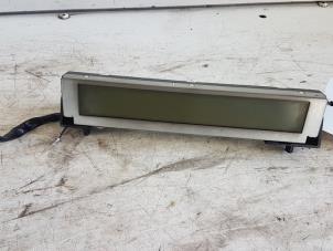 Gebruikte Display Interieur Mazda 3 Sport (BK) Prijs € 35,00 Margeregeling aangeboden door Autodemontagebedrijf Smit