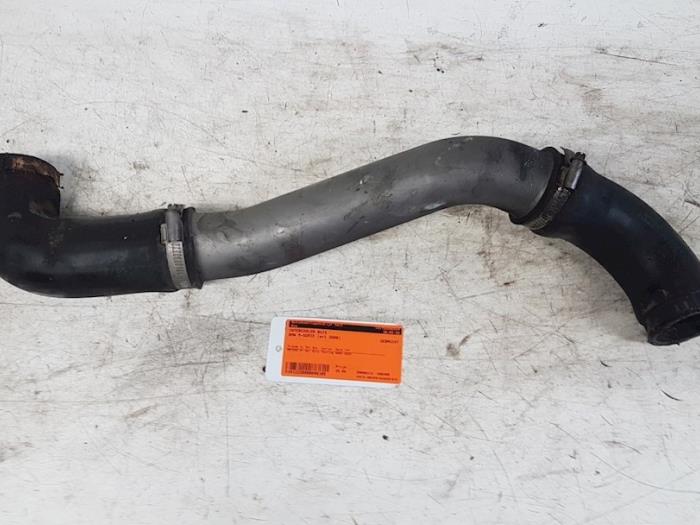 Gebruikte Intercooler Buis BMW 5 serie Touring (E39) 530d 24V Prijs € 25,00 Margeregeling aangeboden door Autodemontagebedrijf Smit