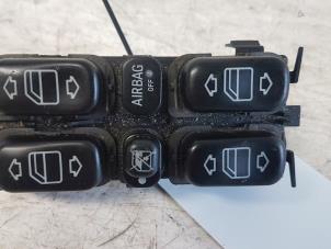 Gebruikte Combischakelaar ramen Mercedes A (W168) 1.7 A-170 CDI 16V Prijs € 50,00 Margeregeling aangeboden door Autodemontagebedrijf Smit