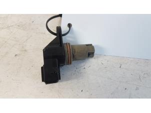 Gebruikte Nokkenas Sensor Renault Master II (FD/HD) 2.5 dCi 16V 100 Prijs € 15,00 Margeregeling aangeboden door Autodemontagebedrijf Smit