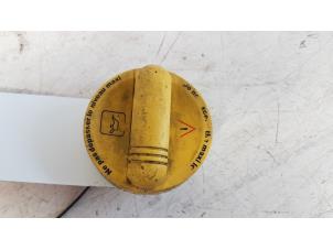 Gebruikte Oliedop Renault Master II (FD/HD) 2.5 dCi 16V 100 Prijs € 10,00 Margeregeling aangeboden door Autodemontagebedrijf Smit