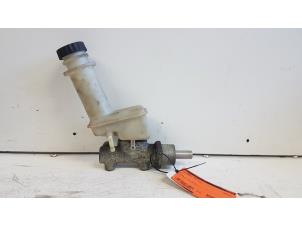 Gebruikte Hoofdremcilinder Fiat Doblo Cargo (223) 1.9 D Prijs € 15,00 Margeregeling aangeboden door Autodemontagebedrijf Smit