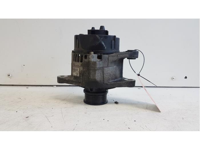 Gebruikte Alternator Fiat Doblo Cargo (223) 1.9 D Prijs € 40,00 Margeregeling aangeboden door Autodemontagebedrijf Smit