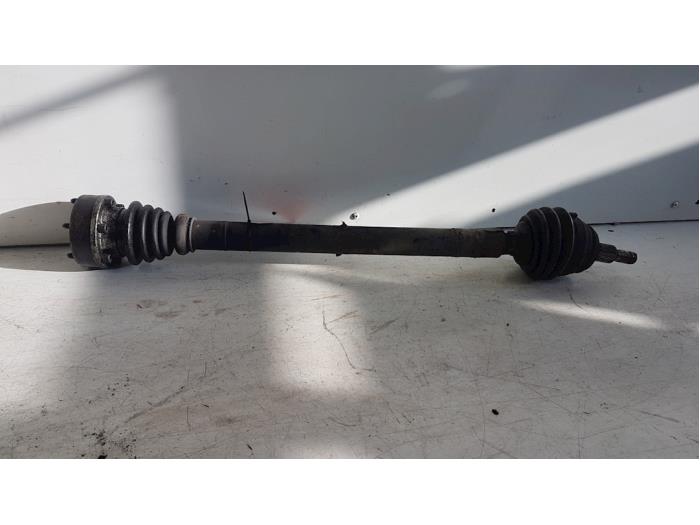 Gebruikte Steekas rechts-voor Volkswagen New Beetle (9C1/9G1) 2.0 Prijs € 35,00 Margeregeling aangeboden door Autodemontagebedrijf Smit