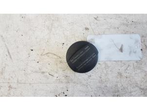 Gebruikte Oliedop Mercedes CLK (C208) 2.0 200 16V Prijs € 10,00 Margeregeling aangeboden door Autodemontagebedrijf Smit