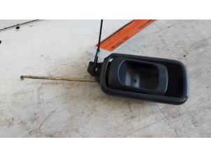 Gebruikte Greep achterdeur Bus-Bestel Hyundai H-1/H-200 2.5 CRDi Powervan Prijs op aanvraag aangeboden door Autodemontagebedrijf Smit