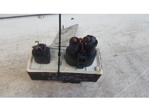 Gebruikte Relais Voorgloei Volkswagen Polo IV (9N1/2/3) 1.4 16V 75 Prijs € 15,00 Margeregeling aangeboden door Autodemontagebedrijf Smit