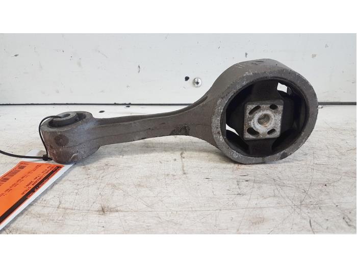 Gebruikte Versnellingsbak Steun Volkswagen Fox (5Z) Prijs € 20,00 Margeregeling aangeboden door Autodemontagebedrijf Smit