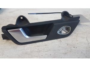 Gebruikte Deurgreep 4Deurs links-achter Audi A4 Avant (B6) 2.5 TDI 24V Prijs € 15,00 Margeregeling aangeboden door Autodemontagebedrijf Smit