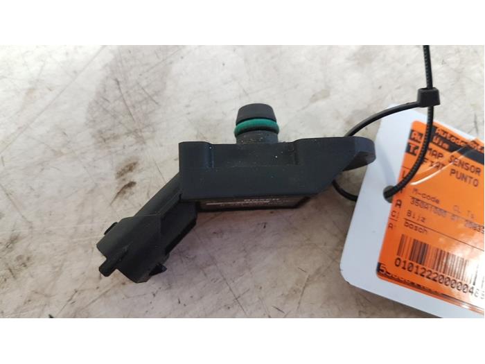 Gebruikte Map Sensor (inlaatspruitstuk) Fiat Grande Punto (199) 1.4 Prijs € 10,00 Margeregeling aangeboden door Autodemontagebedrijf Smit