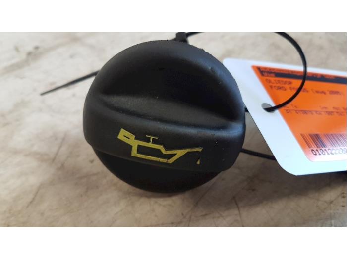 Gebruikte Oliedop Ford Focus 2 Wagon 2.0 TDCi 16V Prijs € 5,00 Margeregeling aangeboden door Autodemontagebedrijf Smit