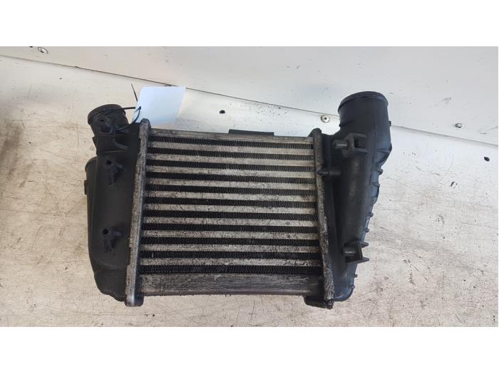 Gebruikte Intercooler Audi A4 Avant (B6) 2.5 TDI 24V Prijs € 35,00 Margeregeling aangeboden door Autodemontagebedrijf Smit