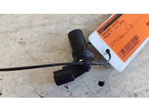 Gebruikte Nokkenas Sensor Mazda 5 (CR19) 2.0i 16V Prijs op aanvraag aangeboden door Autodemontagebedrijf Smit