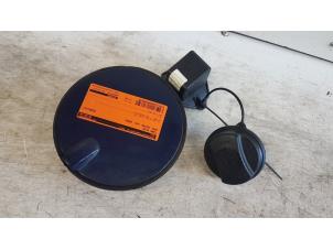 Gebruikte Tank Klep Opel Astra H SW (L35) 1.3 CDTI 16V Ecotec Prijs € 15,00 Margeregeling aangeboden door Autodemontagebedrijf Smit