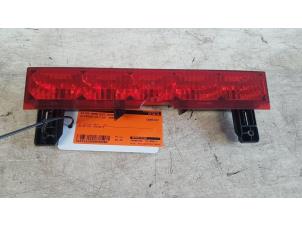 Gebruikte Remlicht Extra midden Citroen C4 Coupé (LA) 1.6 HDi 16V 110 Prijs € 20,00 Margeregeling aangeboden door Autodemontagebedrijf Smit