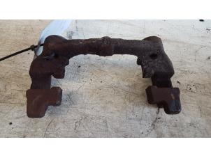 Gebruikte Remzadel links-achter Ford Focus 2 Wagon 1.6 16V Prijs € 15,00 Margeregeling aangeboden door Autodemontagebedrijf Smit