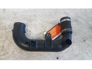 Gebruikte Intercooler Buis Opel Corsa D 1.3 CDTi 16V ecoFLEX Prijs € 25,00 Margeregeling aangeboden door Autodemontagebedrijf Smit