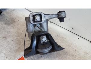 Gebruikte Motorrubber Renault Modus/Grand Modus (JP) Prijs € 20,00 Margeregeling aangeboden door Autodemontagebedrijf Smit
