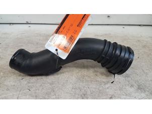 Gebruikte Intercooler Buis Renault Modus/Grand Modus (JP) Prijs € 25,00 Margeregeling aangeboden door Autodemontagebedrijf Smit