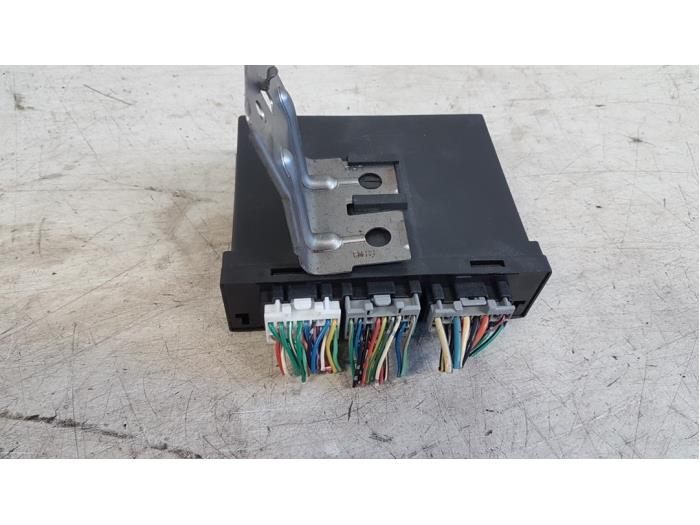 Gebruikte Bodycontrol Module Nissan Almera (N16) 1.5 16V Prijs € 40,00 Margeregeling aangeboden door Autodemontagebedrijf Smit