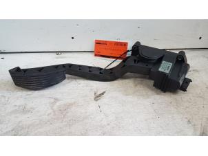 Gebruikte Gaspedaal Alfa Romeo GT (937) 2.0 JTS 16V Prijs € 15,00 Margeregeling aangeboden door Autodemontagebedrijf Smit