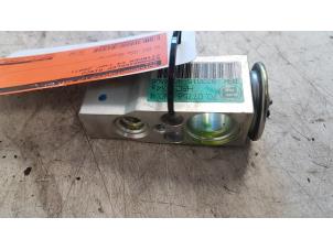 Gebruikte Expansieklep airco Citroen C4 Coupé (LA) 1.6 HDi 16V 110 Prijs € 25,00 Margeregeling aangeboden door Autodemontagebedrijf Smit