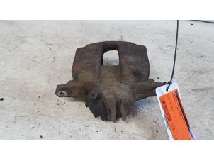 Gebruikte Remklauw (Tang) links-voor Citroen C4 Coupé (LA) 1.6 HDi 16V 110 Prijs € 15,00 Margeregeling aangeboden door Autodemontagebedrijf Smit