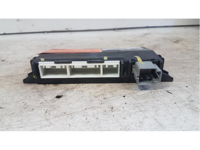 Gebruikte Deur module Jaguar S-type (X200) 3.0 V6 24V Prijs € 40,00 Margeregeling aangeboden door Autodemontagebedrijf Smit