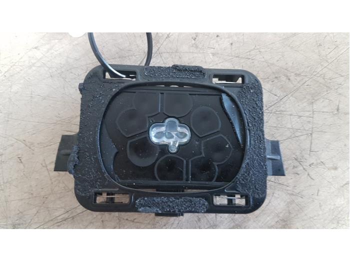 Regensensor van een Opel Astra H (L48) 1.6 16V Twinport 2004