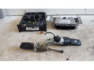 Gebruikte Contactslot + computer Peugeot 407 (6D) 2.2 16V Prijs € 150,00 Margeregeling aangeboden door Autodemontagebedrijf Smit