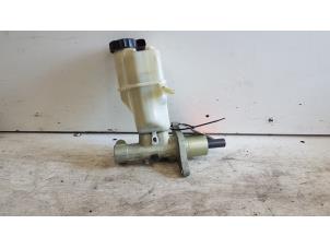 Gebruikte Hoofdremcilinder Peugeot 407 (6D) 2.2 16V Prijs € 25,00 Margeregeling aangeboden door Autodemontagebedrijf Smit