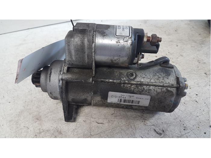 Gebruikte Startmotor Volkswagen Polo IV (9N1/2/3) 1.4 TDI 75 Prijs € 10,00 Margeregeling aangeboden door Autodemontagebedrijf Smit