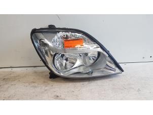 Gebruikte Rechter Koplamp Renault Scénic I (JA) 1.6 16V Prijs € 20,00 Margeregeling aangeboden door Autodemontagebedrijf Smit