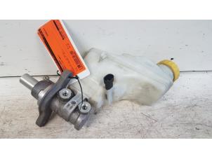 Gebruikte Hoofdremcilinder Fiat Punto II (188) Prijs € 10,00 Margeregeling aangeboden door Autodemontagebedrijf Smit