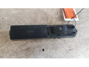 Gebruikte Ruit schakelaar elektrisch Saab 9-3 II Sport Sedan (YS3F) 1.8t 16V Prijs € 15,00 Margeregeling aangeboden door Autodemontagebedrijf Smit