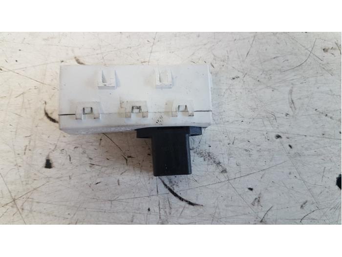 Gebruikte Sensor (overige) Renault Clio III (BR/CR) 1.2 16V 75 Prijs op aanvraag aangeboden door Autodemontagebedrijf Smit