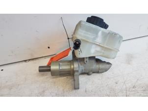 Gebruikte Hoofdremcilinder BMW 1 serie (E87/87N) 130i 24V Prijs € 10,00 Margeregeling aangeboden door Autodemontagebedrijf Smit