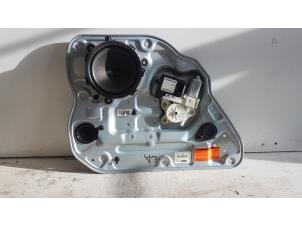 Gebruikte Raammechaniek 4Deurs links-achter Volvo V50 (MW) 2.0 D 16V Prijs € 30,00 Margeregeling aangeboden door Autodemontagebedrijf Smit