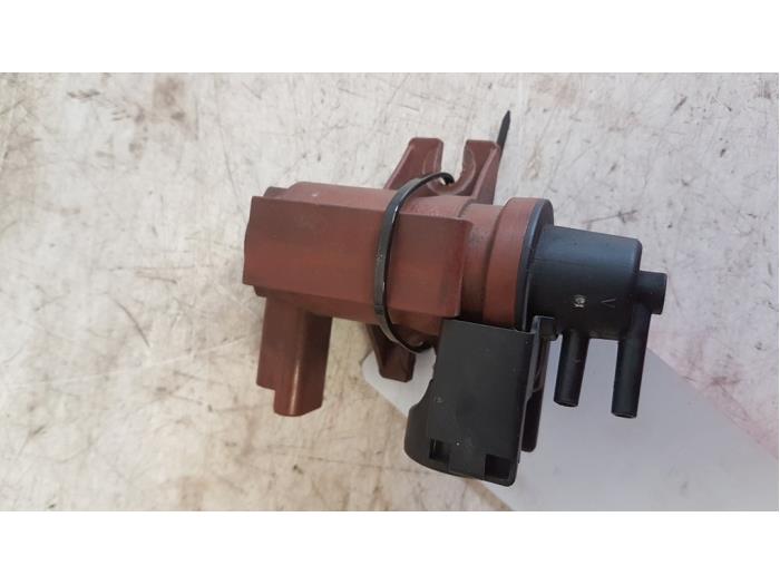 Gebruikte Overdrukklep Turbo Volvo V50 (MW) 2.0 D 16V Prijs € 20,00 Margeregeling aangeboden door Autodemontagebedrijf Smit