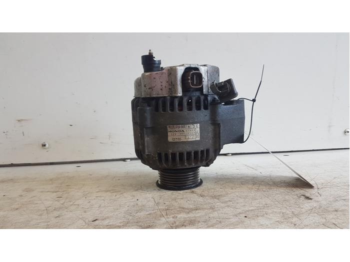 Gebruikte Dynamo Honda Stream I (RN) 1.7 16V VTEC Prijs € 50,00 Margeregeling aangeboden door Autodemontagebedrijf Smit