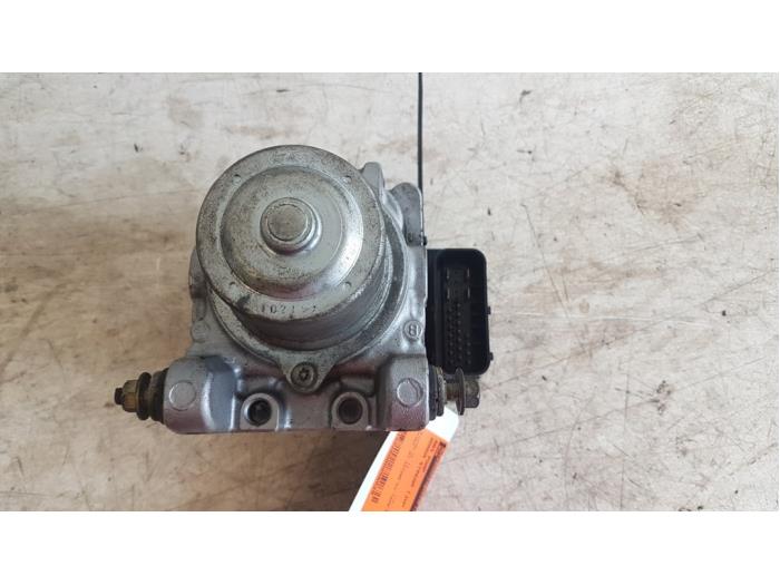 Gebruikte ABS Pomp Honda Stream I (RN) 1.7 16V VTEC Prijs € 25,00 Margeregeling aangeboden door Autodemontagebedrijf Smit