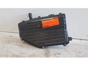 Gebruikte Luchtfilterhuis Honda Stream I (RN) 1.7 16V VTEC Prijs op aanvraag aangeboden door Autodemontagebedrijf Smit