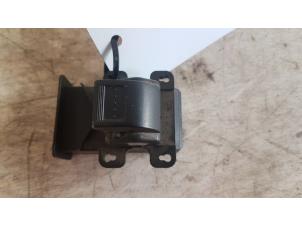 Gebruikte Elektrisch Raam Schakelaar Honda Stream I (RN) 1.7 16V VTEC Prijs € 15,00 Margeregeling aangeboden door Autodemontagebedrijf Smit