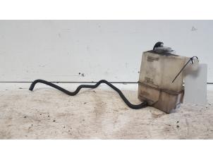 Gebruikte Koelwater Reservoir Mazda 323 Fastbreak (BJ14) 1.5 LX,GLX 16V Prijs € 20,00 Margeregeling aangeboden door Autodemontagebedrijf Smit