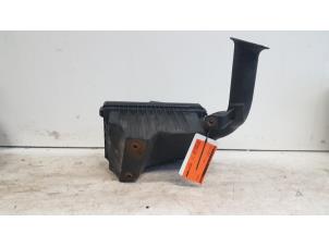 Gebruikte Luchtfilterhuis Nissan Almera Tino (V10M) 2.2 Di 16V Prijs € 30,00 Margeregeling aangeboden door Autodemontagebedrijf Smit