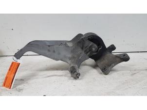 Gebruikte Versnellingsbak Steun BMW Mini One/Cooper (R50) 1.6 16V One Prijs € 20,00 Margeregeling aangeboden door Autodemontagebedrijf Smit