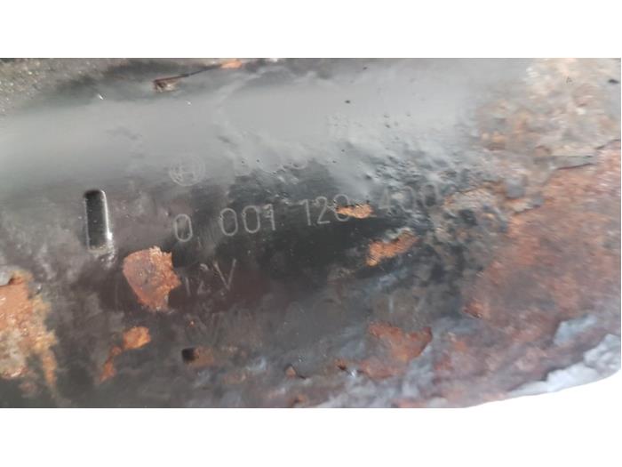 Startmotor van een Volkswagen Polo IV (9N1/2/3) 1.4 FSI 16V 2003