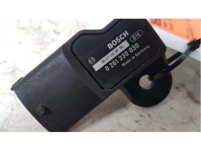 Map Sensor (inlaatspruitstuk) van een Fiat Grande Punto (199) 1.4 16V 2006